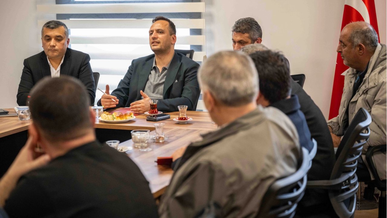 Bornova'da Başkan Eşki, muhtarlarla buluştu