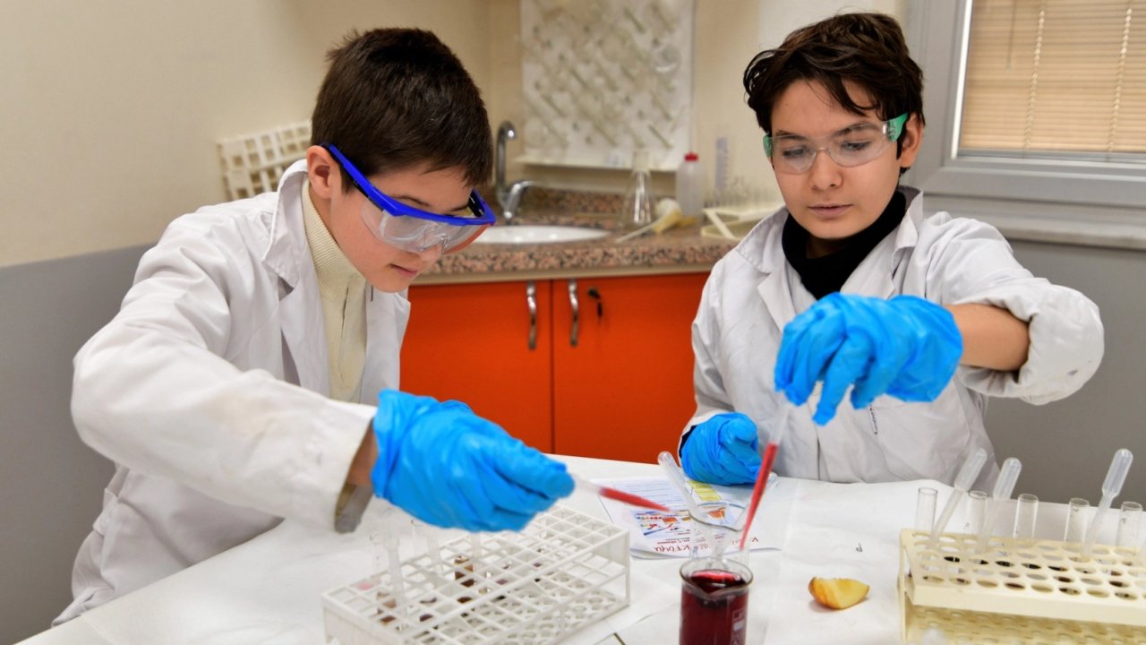 Bornovalı çocukların “Mutfakta Bilim” temasıyla keşif yolculuğu