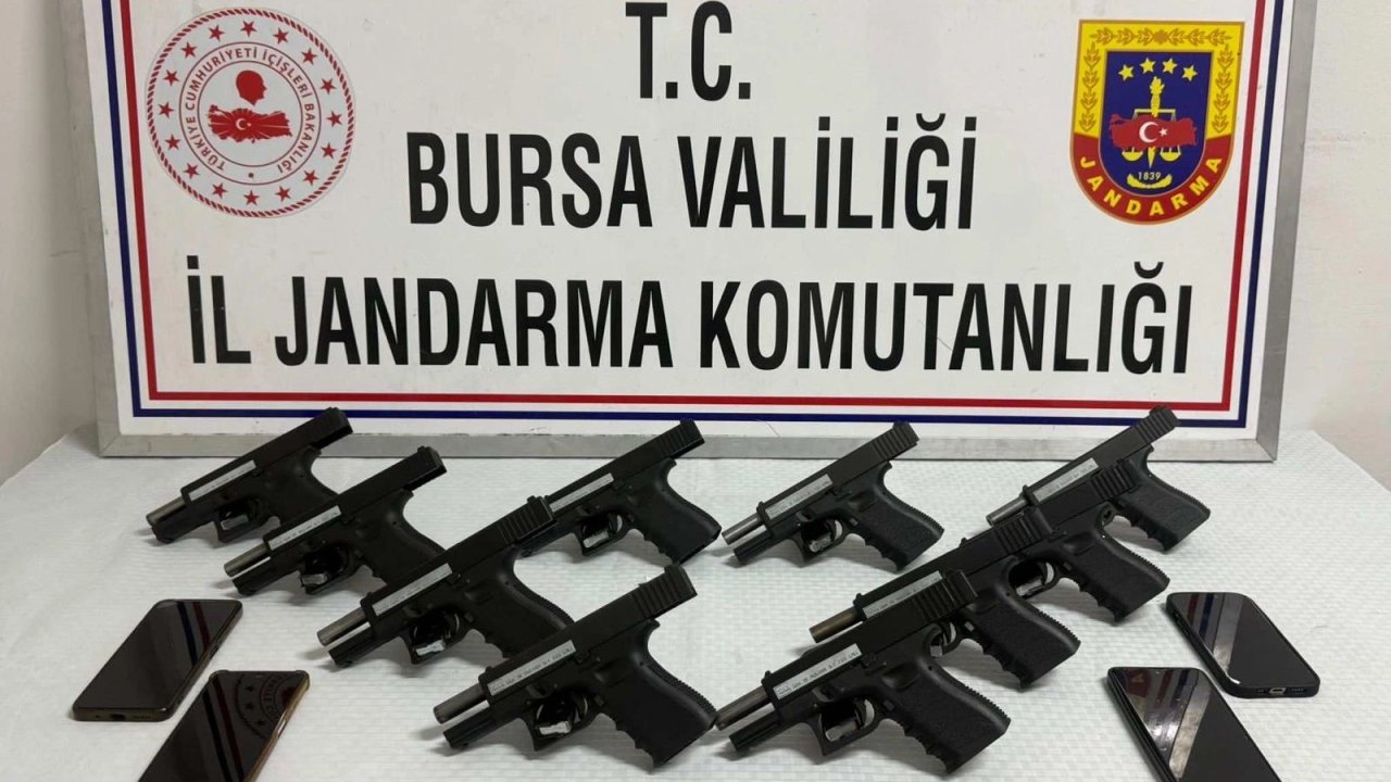 Bursa Gemlik’te ruhsatsız silah operasyonu: 4 tutuklama