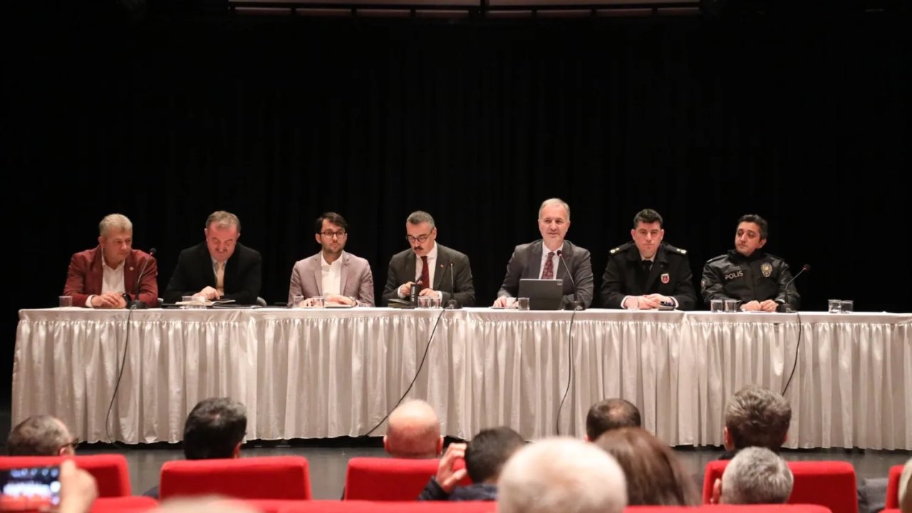 Bursa İnegöl’de 116 muhtarla istişare toplantısı yapıldı