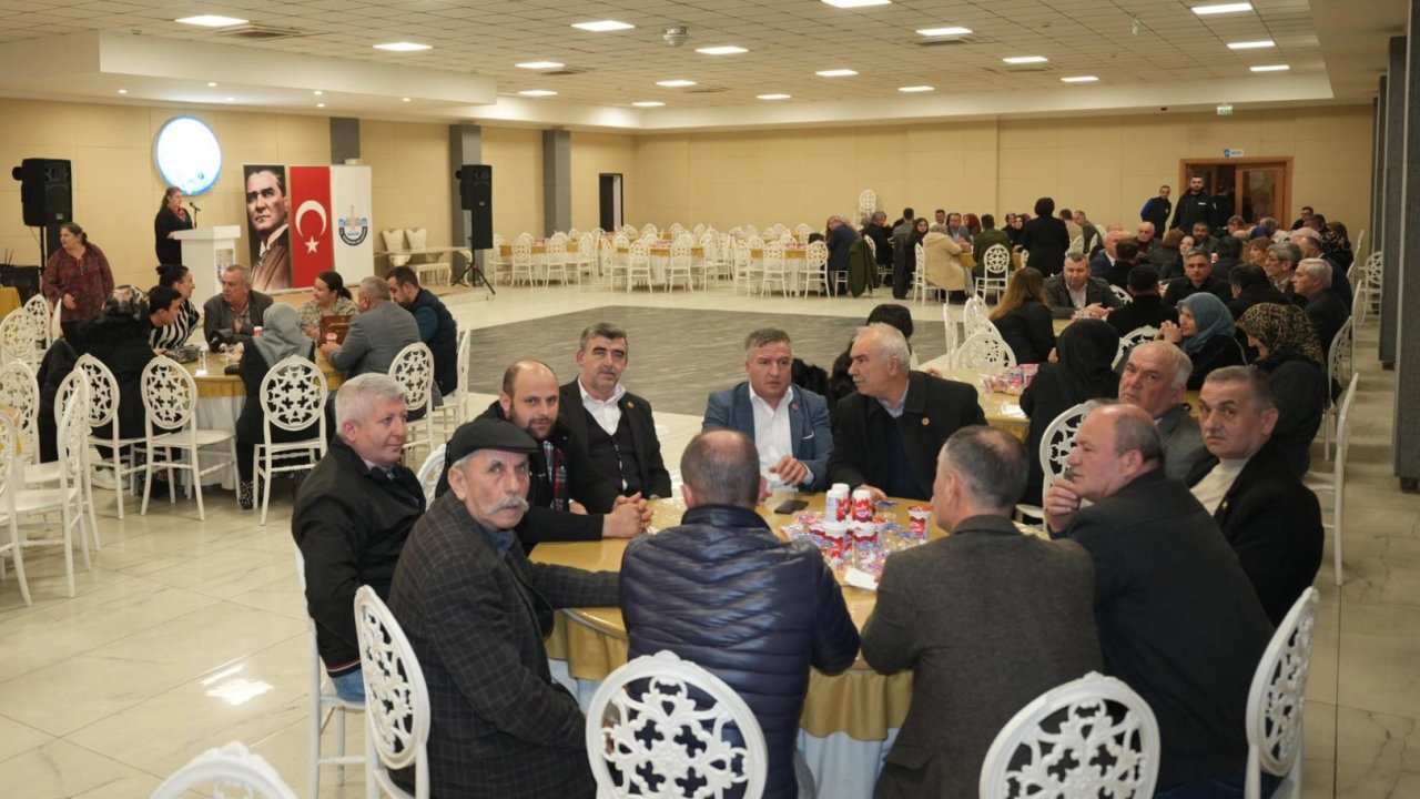 Bursa Yenişehir’de muhtarlarla dayanışma yemeği