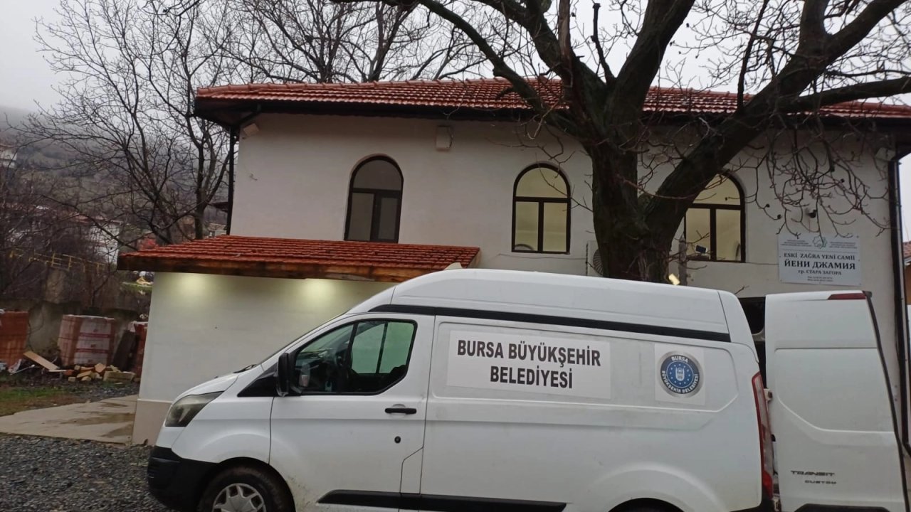 Bursa'dan Balkanlardaki camilerde Ramazan temizliği