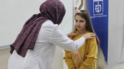 Çocuklarda skolyoz belirtilerine dikkat