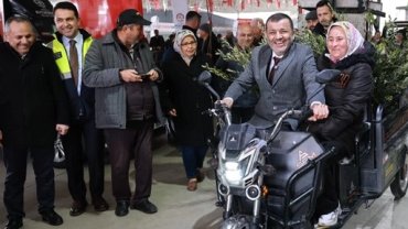 Denizli'de Honazlı üreticiye 4 bin 236 zeytin fidanı