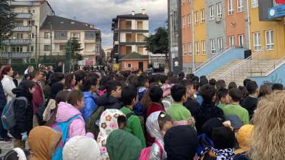 Düzce'de okullarda ilk derste saygı duruşu