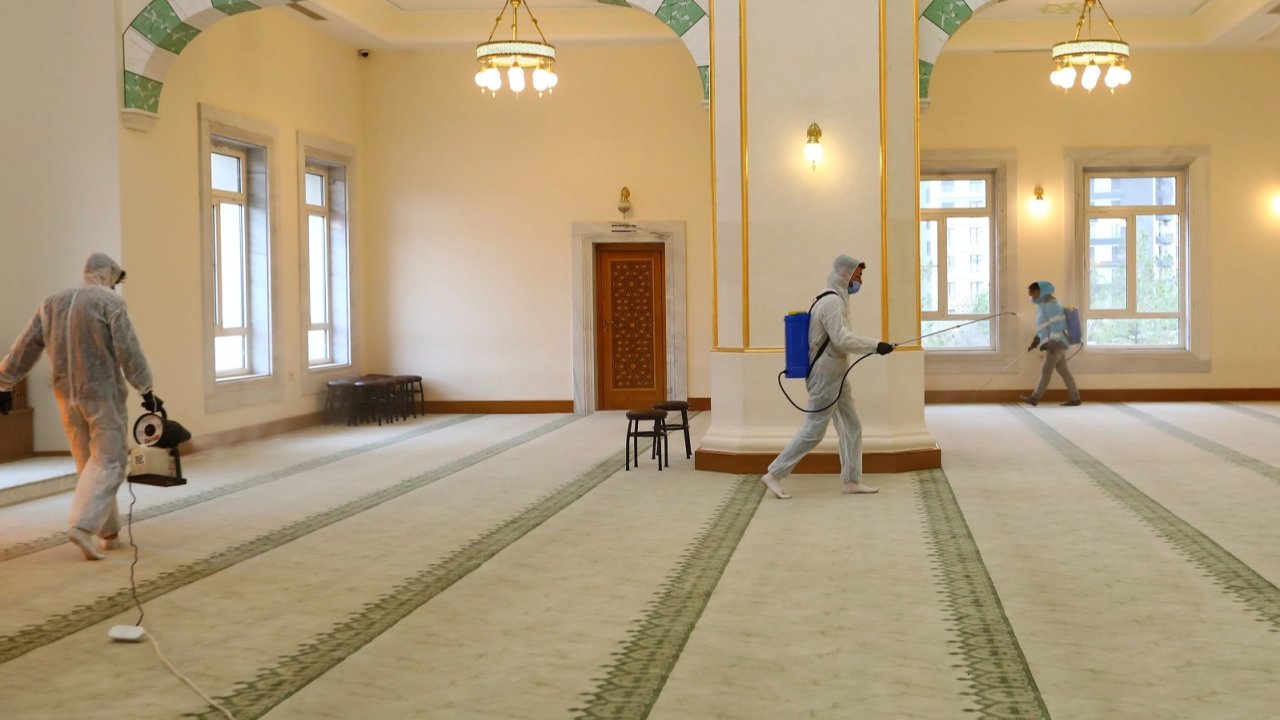 Gaziantep'te camiler mis gibi kokuyor