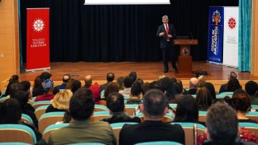 İletişim Başkanlığı Adana'dan medyaya yapay zekâ eğitimi