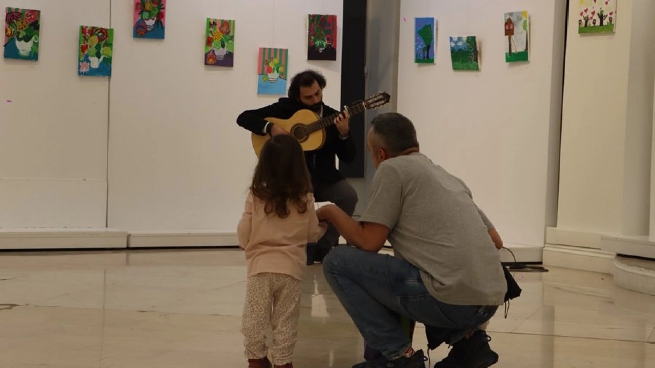 İstanbul'da Maltepeli küçük ressamların sergisi açıldı