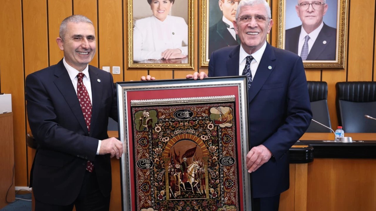 İYİ Parti Kocaeli’den Genel Başkan Dervişoğlu’na anlamlı hediye