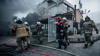 İzmir Bornova’daki fabrika yangını söndürüldü
