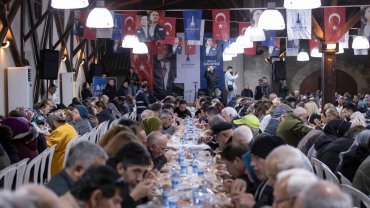 İzmir Büyükşehir Tire'de sofra kurdu