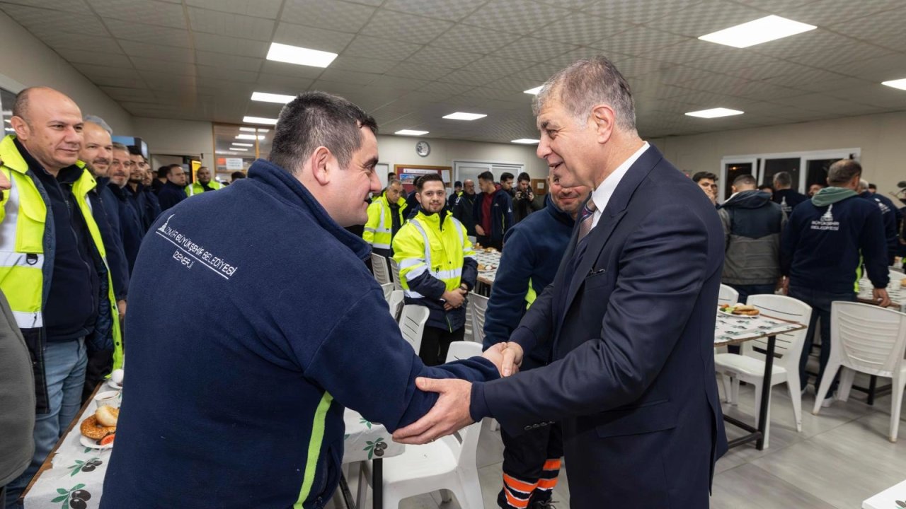 İzmir'de Başkan Tugay, mesaiye Park ve Bahçeler Dairesi’nde başladı