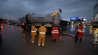 İzmir’de deniz seviyesi hareketliliğine anlık müdahale