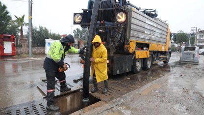 İzmir’de sağanak yağışa karşı seferberlik