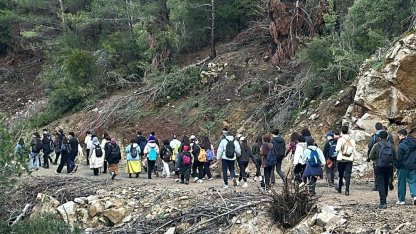 İzmirli gençler hem yürüdü hem sosyalleşti