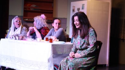 “Kadın Sığınağı” oyunu Bursa İnegöl’de sanatseverlerle buluştu