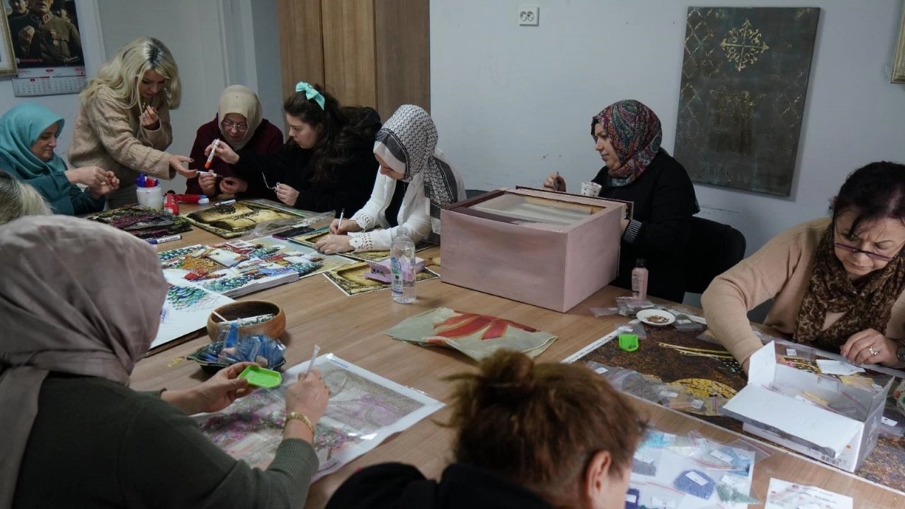 Kadınların sosyal gücü Manyas’ta merkezle büyüyor