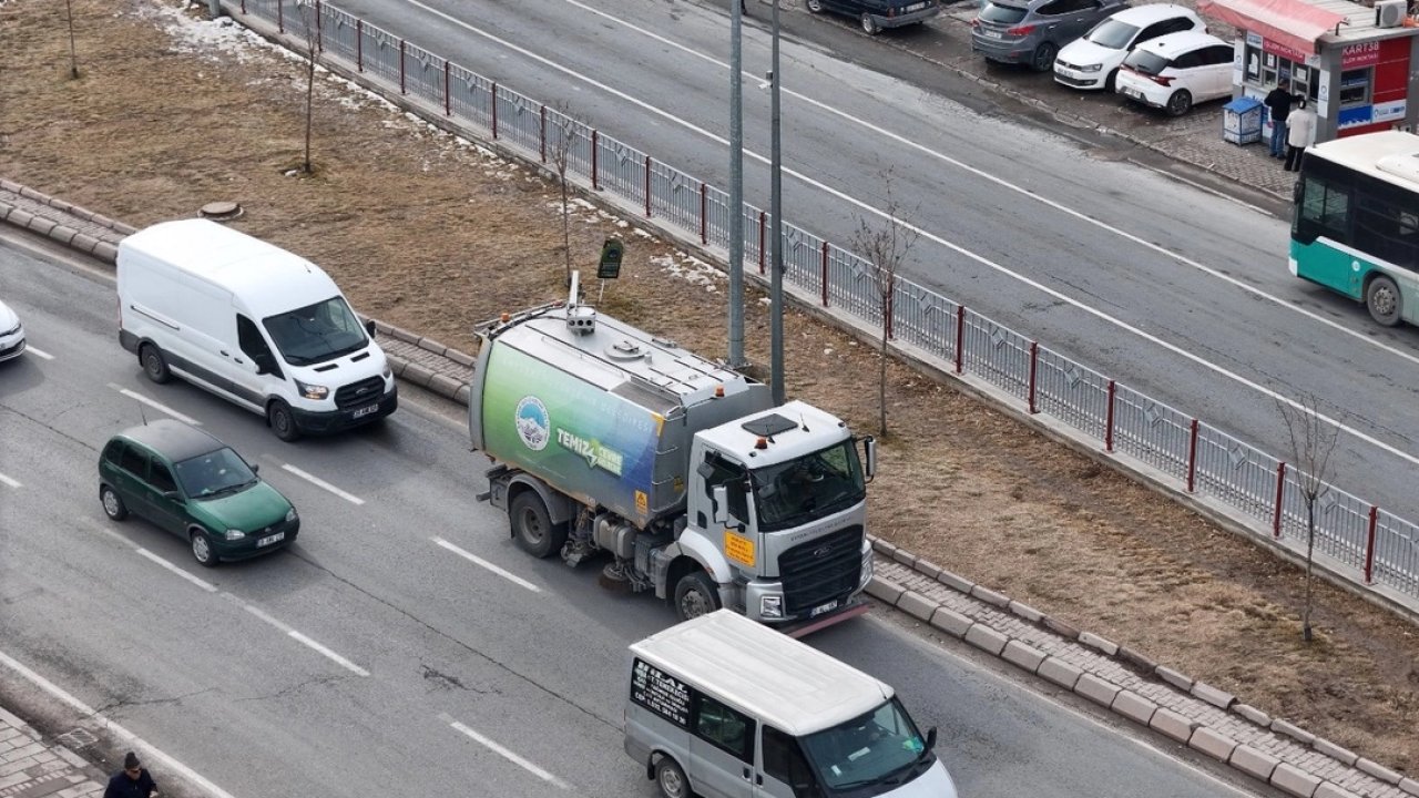 Kayseri Büyükşehir'den şehirde temizlik seferberliği