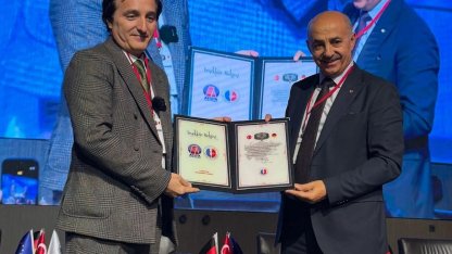 KGK Birleşik Krallık Temsilcisi Vatan Öz'e büyük onur 