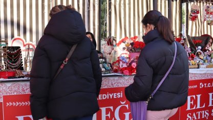 Kocaeli İzmit'te kadınların el emeği pazarı yoğun ilgi gördü