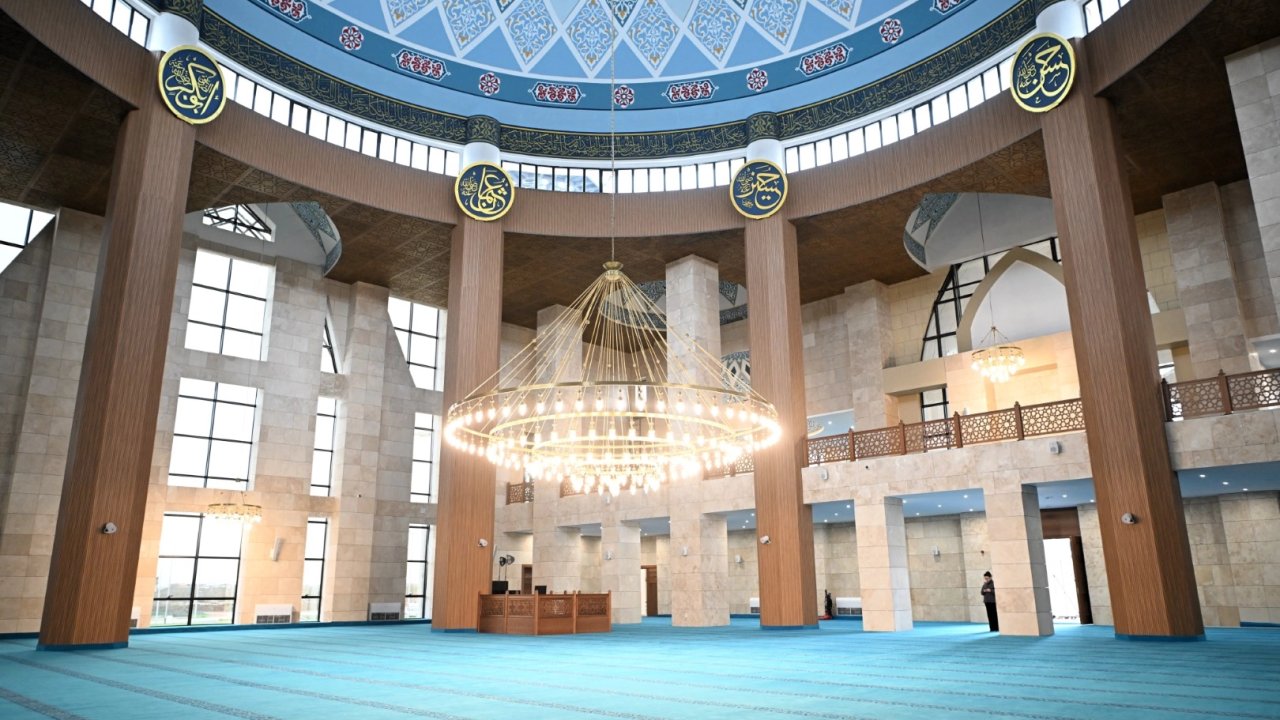 Kocaeli Kartepe Kent Meydanı Camii ilk teravihle açılıyor