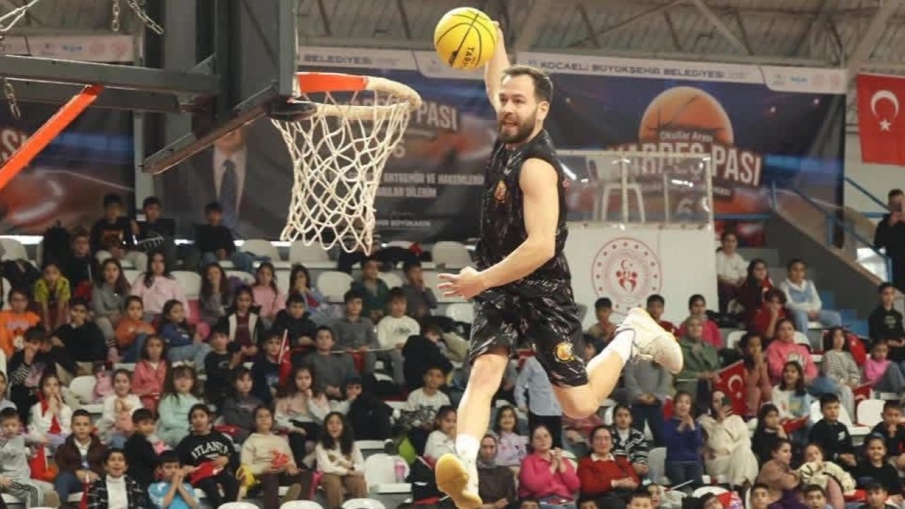 Kocaeli'de Başkan Büyükakın’dan gençlere “Kardeş Pası”