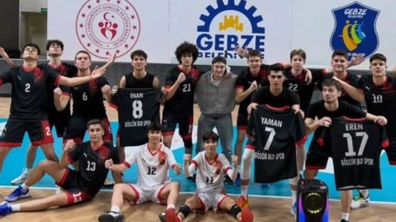Kocaeli'de Gölcük Belediyesi voleybolda tarih yazdı