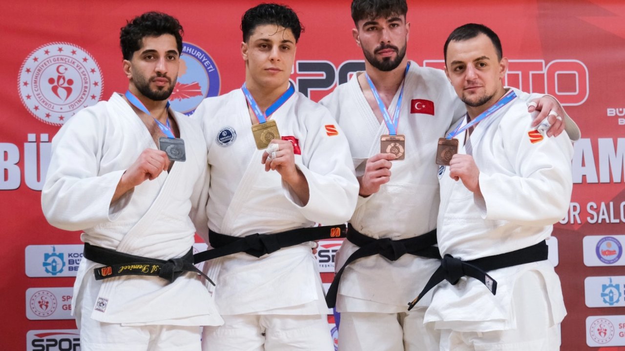 Kocaeli’de Judo Şampiyonasında Kağıtspor’dan madalya yağmuru