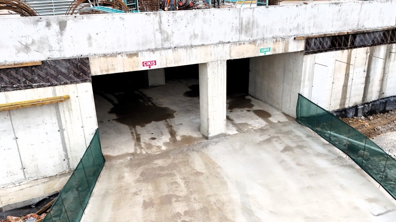 Kocaeli'de o otoparkın ilk katı hizmete alındı