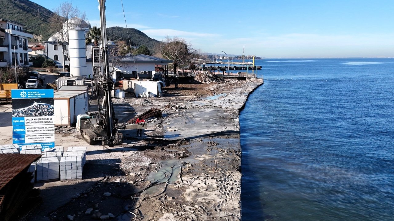 Kocaeli’de Ulaşlı sahili dalga kırıcıyla güçleniyor