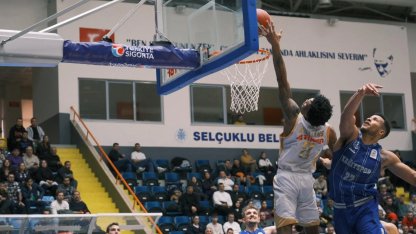 Konya Büyükşehir potada taraftarı önünde güldü