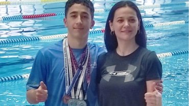 Konya'da otizmli yüzücü Alper Akgül 5 madalya kazandı