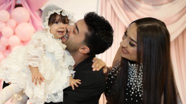 Kurtuluş Kuş, kızının 1. yaşında en özel anı yaşadı