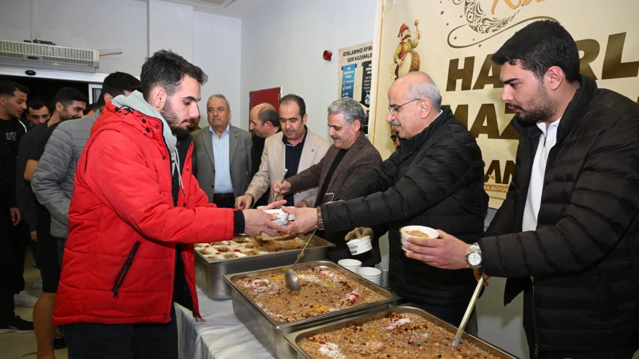 Malatya'da Başkan Er, öğrencilere gençlik yatırımlarını tanıttı