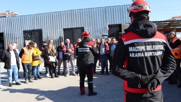 Maltepe'de belediye personeline yangın farkındalık eğitimi