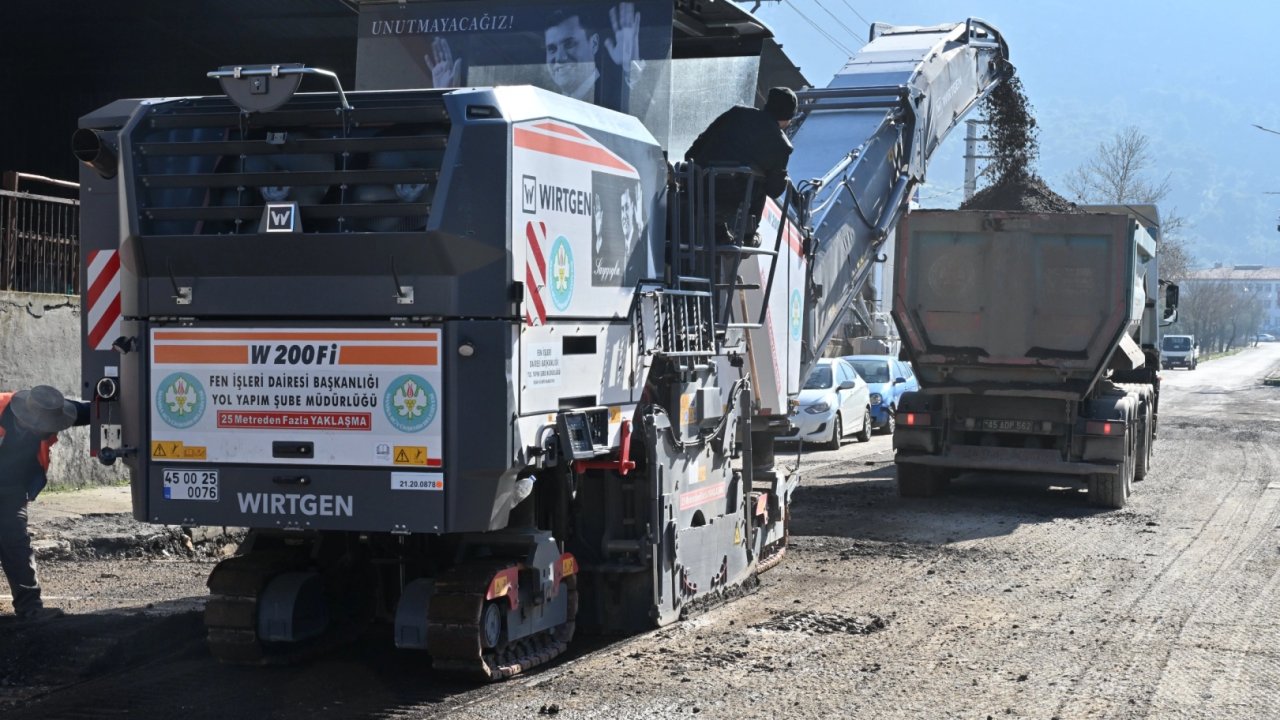 Manisa Büyükşehir kendi asfaltını kullanmaya başladı