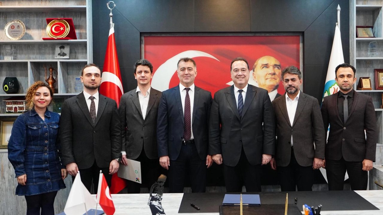 Manisa’nın geleceğine iki vizyon imza