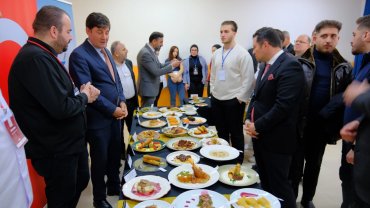 Mardin'de gastronomi heyecanı... Anne reçeteleri Mardin'de yarıştı