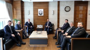 Memduh Büyükkılıç'tan Bakan Kacır'a ziyaret