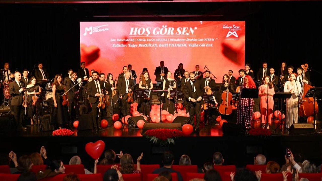 Mersin’de Sevgililer Günü Ajda Pekkan şarkılarıyla kutlandı