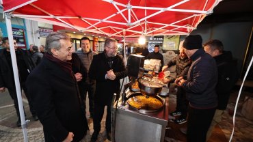 Sakarya'da Başkan Alemdar'dan iftar öncesi Geyve turu