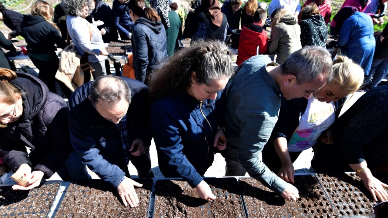 Toprak kadınlarla canlanıyor
