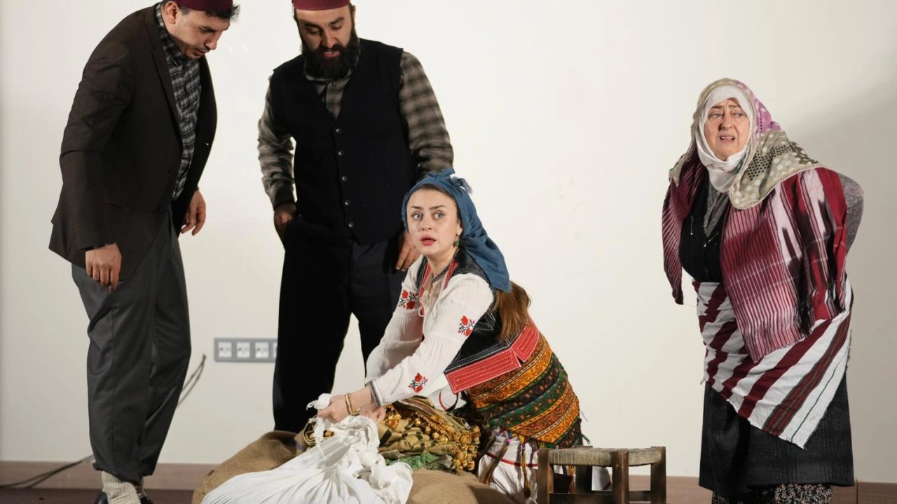 Trabzon şehir tiyatrosu ilçelerde sahne alıyor