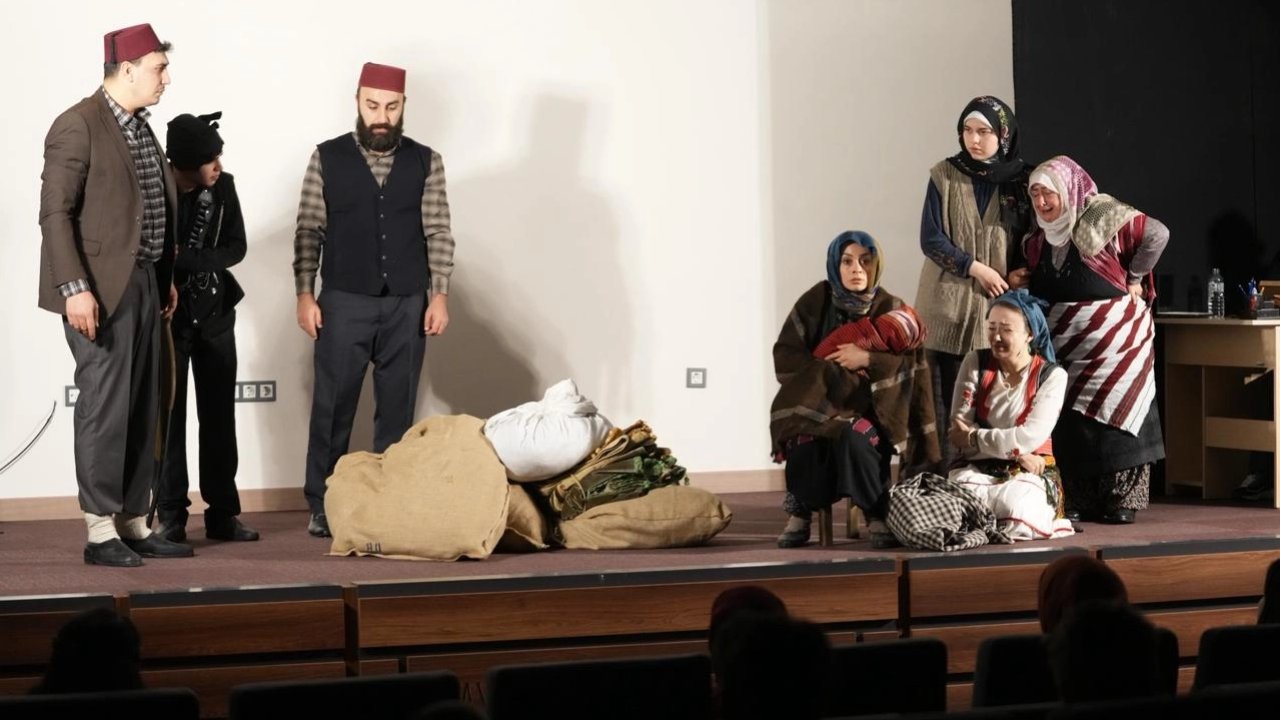 Trabzon’un kayıp yılları ilçelerde sahneye taşınıyor