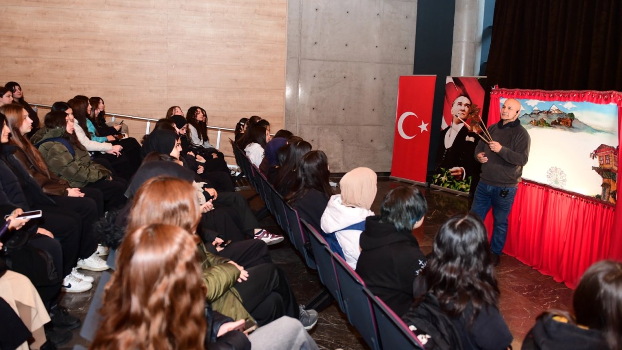 UNESCO mirası Karagöz, Osmangazi’de gelecekle buluştu