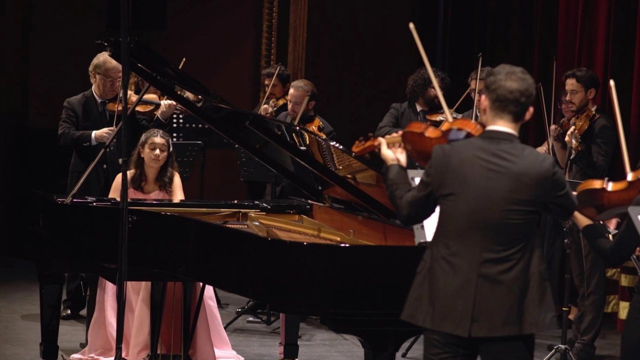 12 yaşındaki piyanist iki konserle sahnede