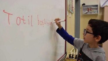 18 milyon öğrenci ara tatile çıkıyor... Tatil kitapları erişime açıldı