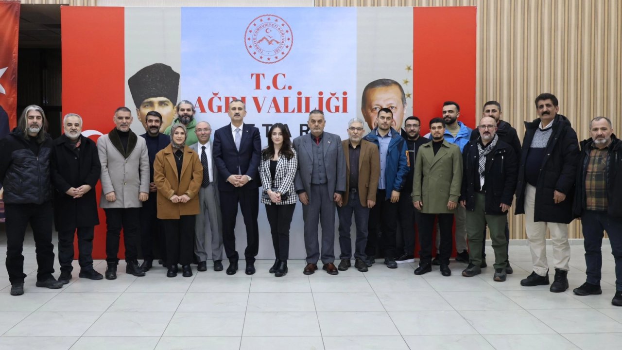 Ağrı Valisi Önder Bozkurt basın mensuplarıyla iftarda buluştu