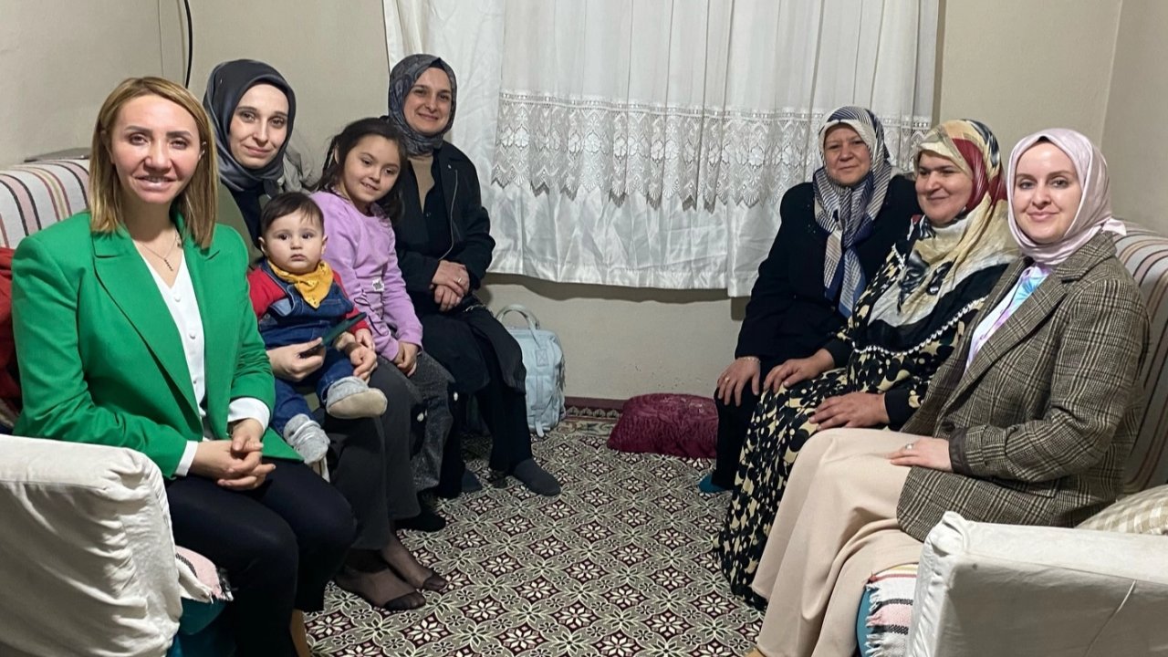 AK Partili kadınlardan Bilecik Pazaryeri’nde Ramazan ziyareti