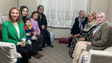 AK Partili kadınlardan Bilecik Pazaryeri’nde Ramazan ziyareti